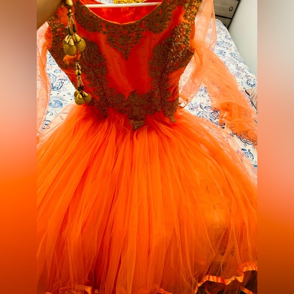 Pakistani Indian wedding party gown 3 PCs suit orange small eid outfit - Picture 13 of 16